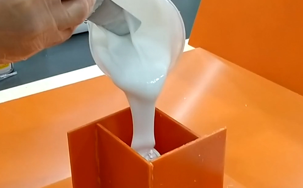 模具硅橡膠灌模時間是什么？