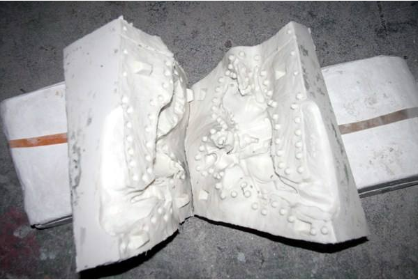 如何避免模具硅膠制品破裂？