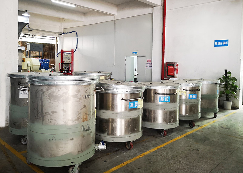 如何選擇靠譜的液體硅膠廠家？這些要點需牢記